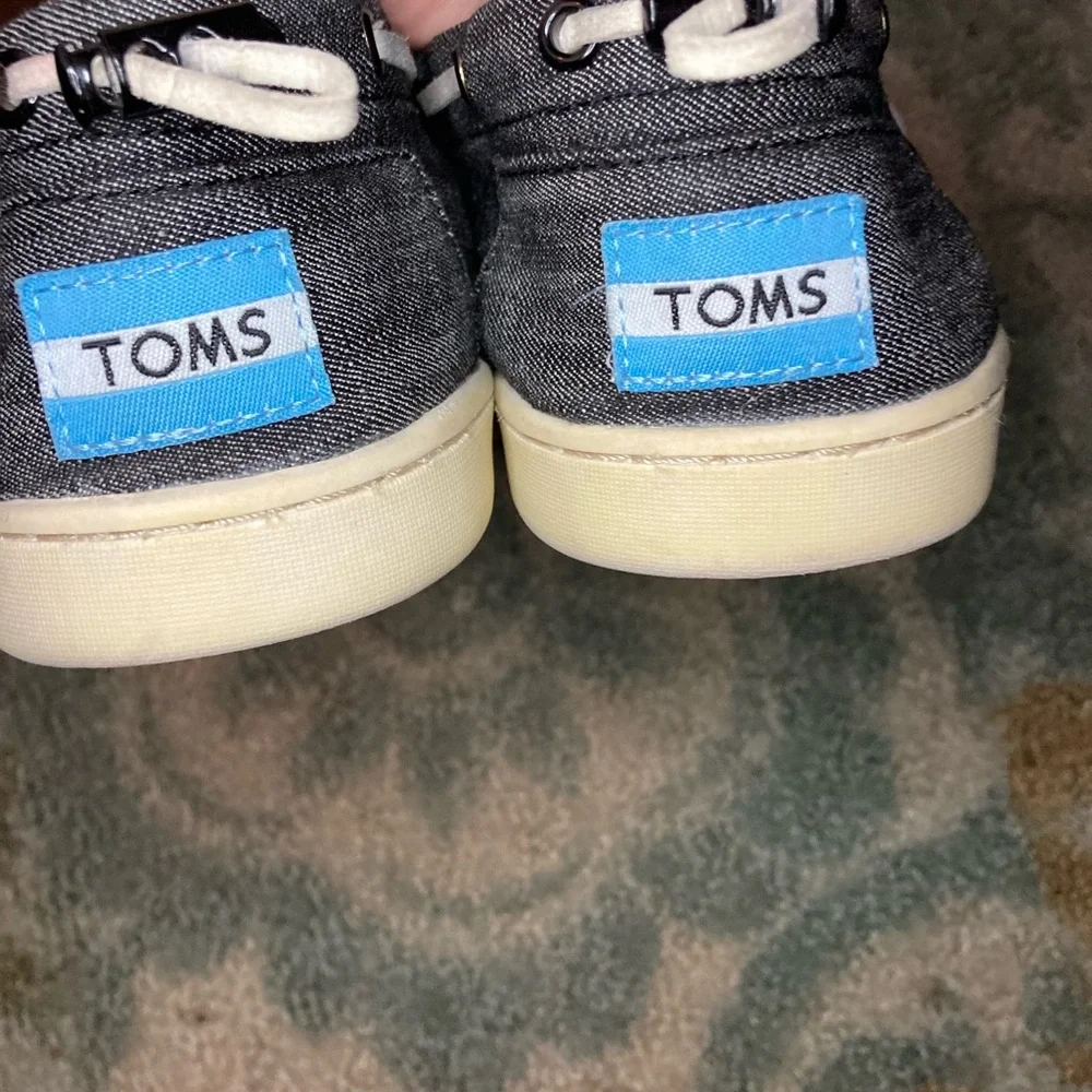 Toms shoes
